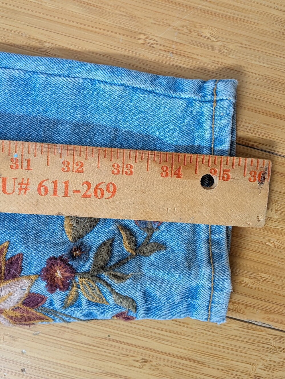 Driftwood Jackie High-Rise, Waist 27, Length 28, Embroidered Light Blue Jeans - Picture 7 of 9